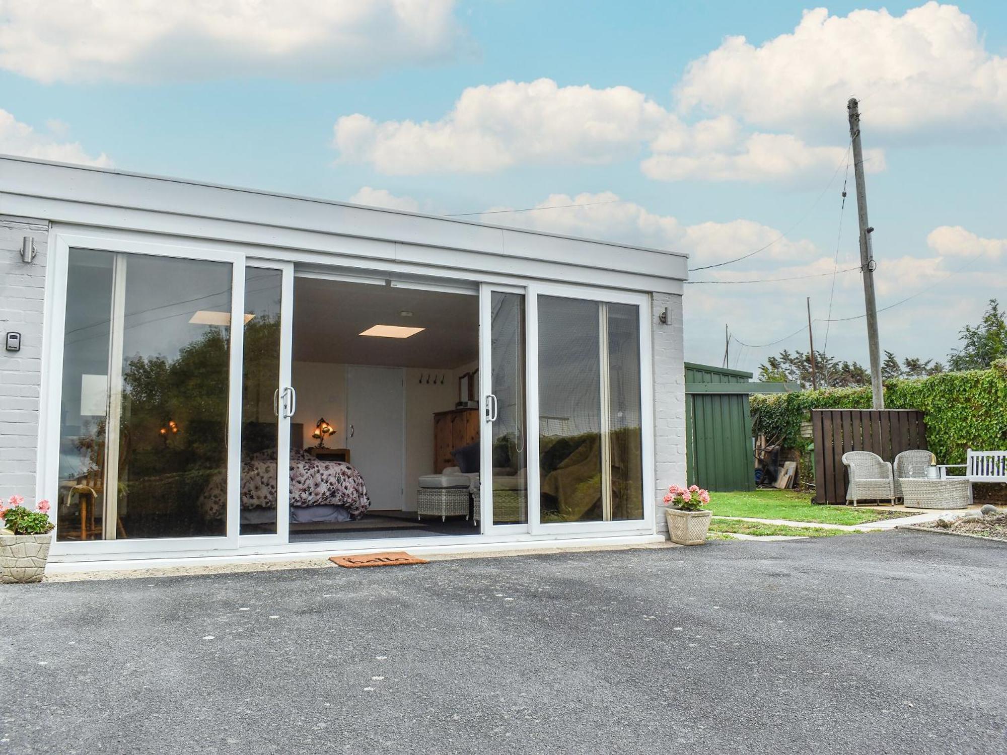 Lynch Annexe Holiday home *
